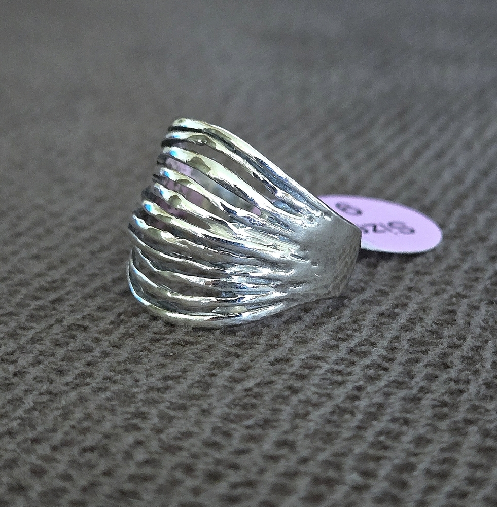 Noa Zuman Sterling Silver🤍 Convexed Bands Ring💍 - Picture 15 of 16